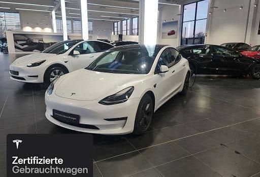 Weiß Gebraucht 2021 Tesla Model 3 Long Range RWD Limousine | 26.900 € (Etwas zu teuer) - Bild 1/4