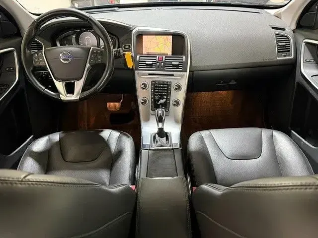 Second-hand Volvo XC60 Summum 190 CP (139 kW) 2017 Albastru SUV