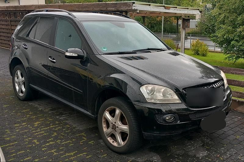 Schwarz Gebraucht 2008 Mercedes ML320 SUV | 3.000 € (Superpreis) - Bild 1/4