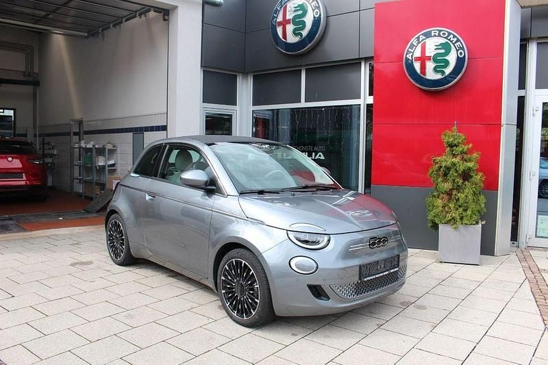 Grau Gebraucht 2023 Fiat 500e La Prima Cabrio | 21.900 € (Superpreis) - Bild 1/4