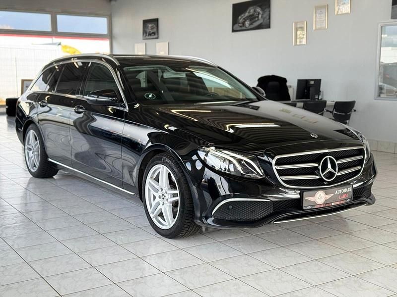 Gebraucht Mercedes E200 Avantgarde 150 PS (110 kW) 2019 Schwarz Kombi