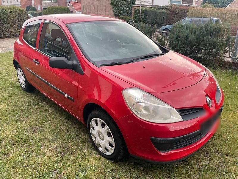 Gebraucht Renault Clio II 80 PS (58 kW) 2007 Rot Kleinwagen