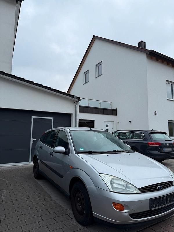 Usata Ford Focus 75 CV (55 kW) 2000 Utilitaria