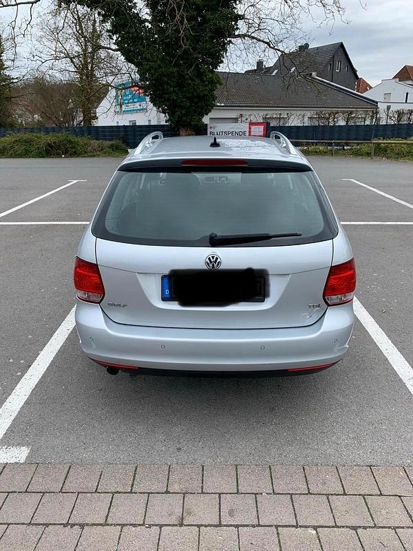 Gebraucht VW Golf VI 105 PS (77 kW) 2010 Silber Kleinwagen