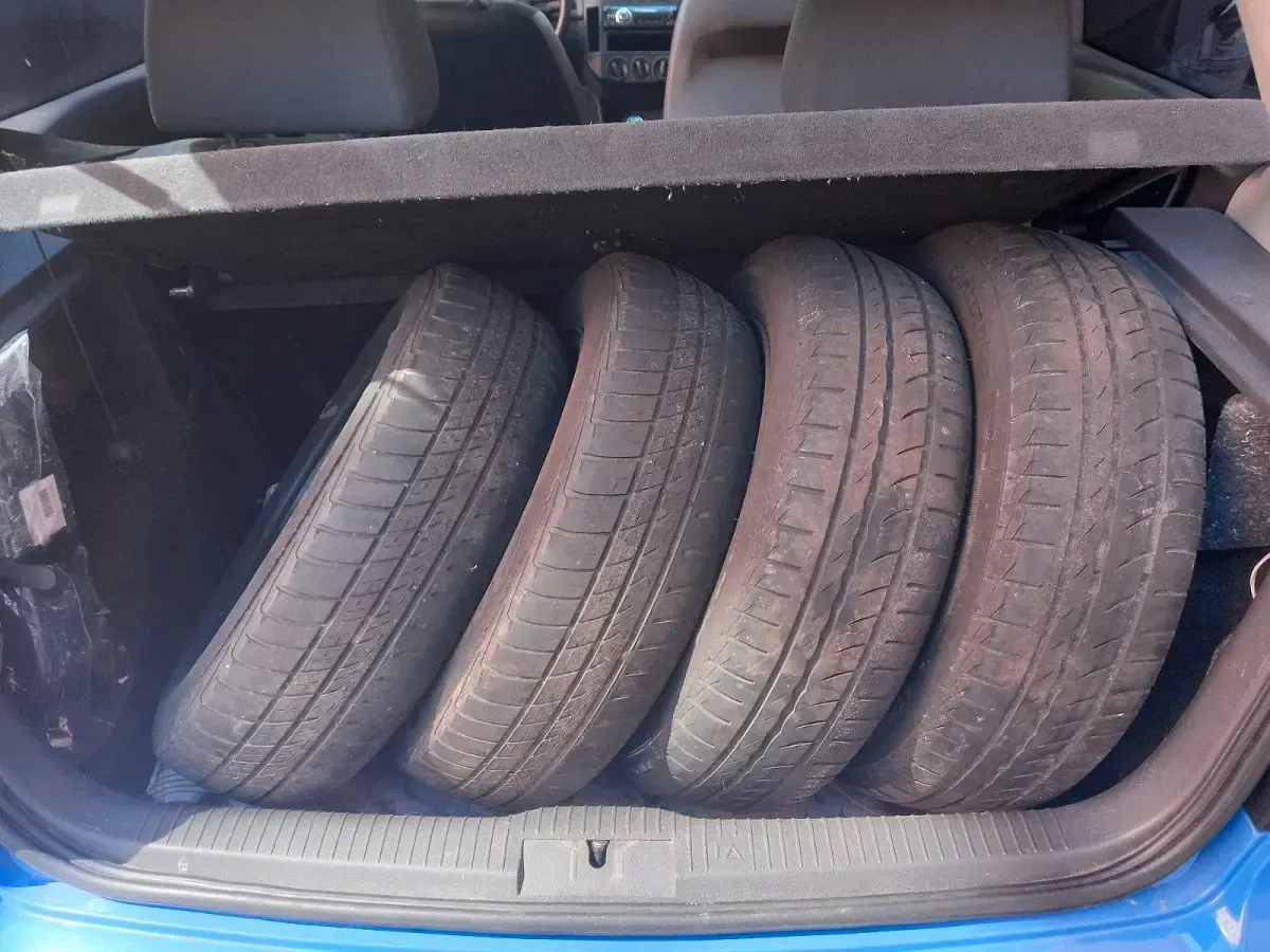 Gebraucht VW Polo Basis 64 PS (47 kW) 2002 Blau Limousine