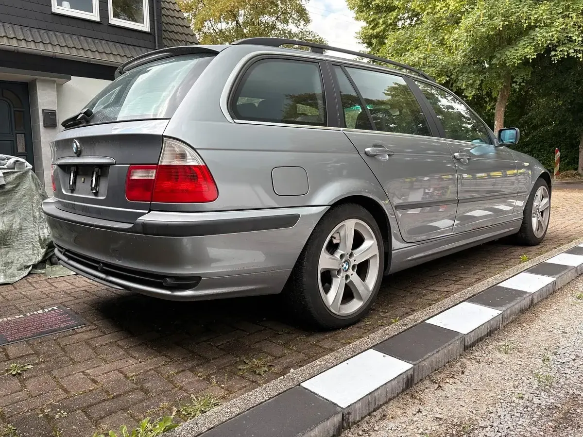 Gebraucht BMW 330 231 PS (169 kW) 2003 Grau Kombi