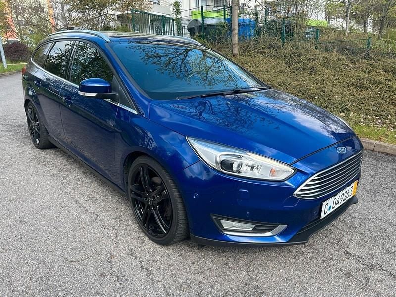 Second-hand Ford Focus ST-Line 150 CP (110 kW) 2015 Albastru Break
