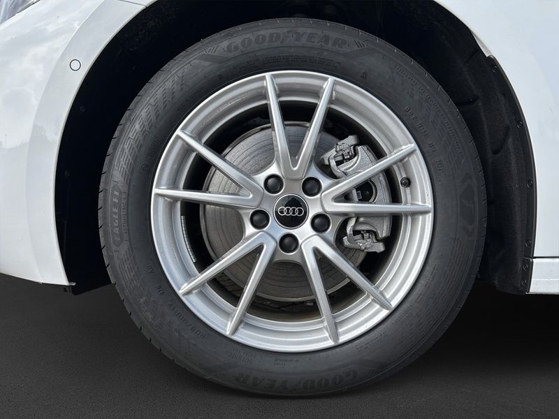 Gebraucht Audi A5 Ambiente 150 PS (110 kW) 2025 Weiss Coupé