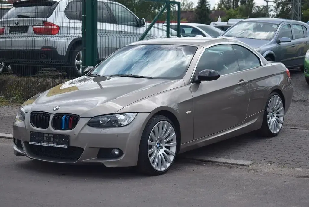 Gebraucht BMW 330 Cabriolet Sport Line 231 PS (169 kW) 2007 Platinbronze metallic Cabrio