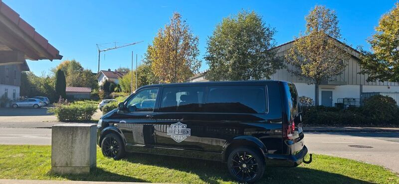 Schwarz Gebraucht 2004 VW T5 Van | 15.000 € - Bild 1/4