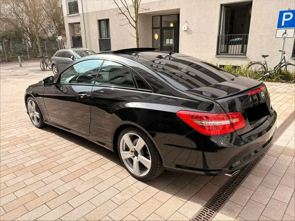 Second-hand Mercedes E350 265 CP (194 kW) 2012 Negru Coupe