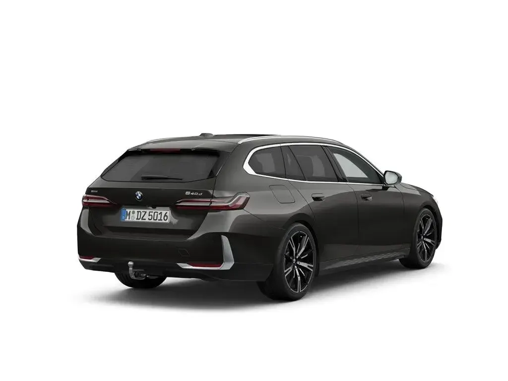 Neu BMW 540 Performance 303 PS (222 kW) 2026 Grau Kombi