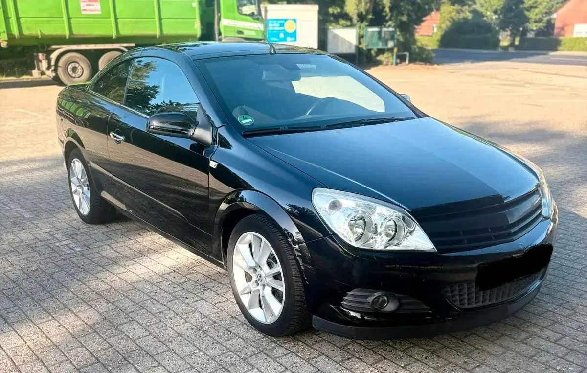 Gebraucht Opel Astra 140 PS (102 kW) 2007 Schwarz Cabrio