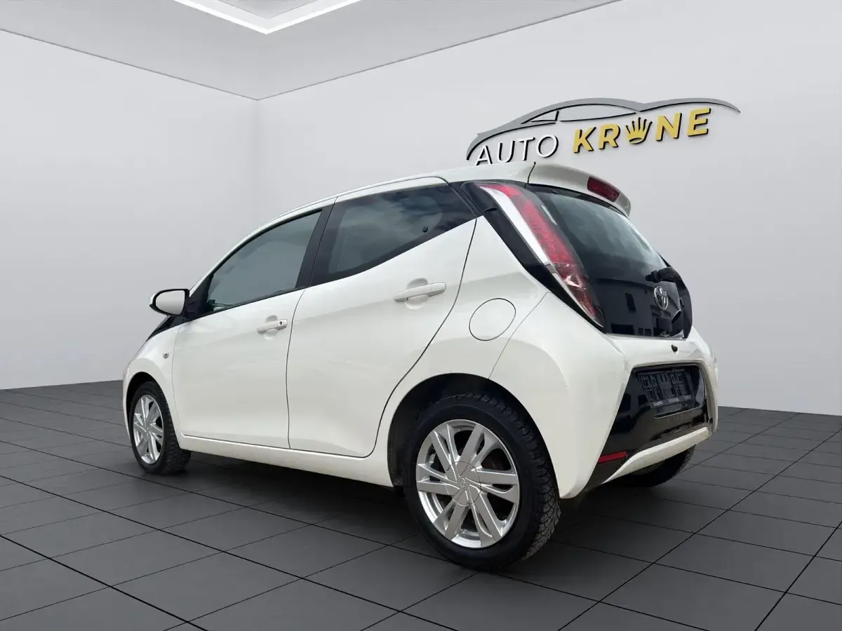 Gebraucht Toyota Aygo X-wave 69 PS (50 kW) 2014 Weiß Kleinwagen