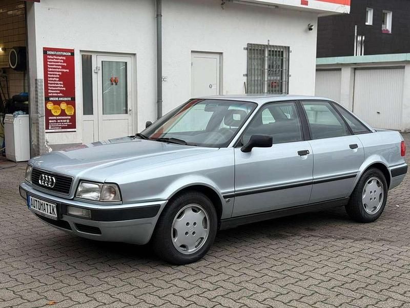 Gebraucht Audi 80 116 PS (85 kW) 1992 Hellblau Limousine