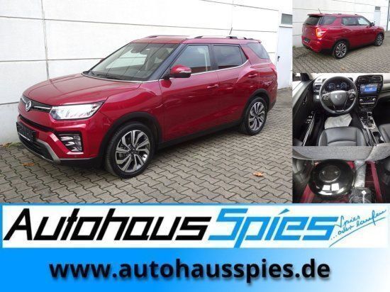 Rot cherry red met. rav Gebraucht 2023 Ssangyong Tivoli Sapphire SUV | 24.490 € - Bild 1/4