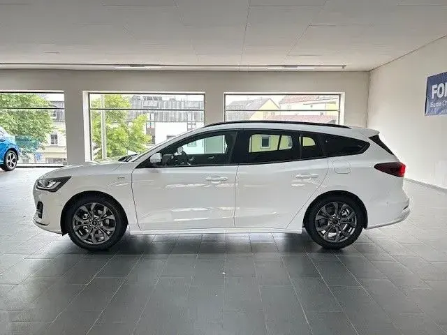 Neu Ford Focus ST-Line 125 PS (91 kW) 2026 Weiß Limousine