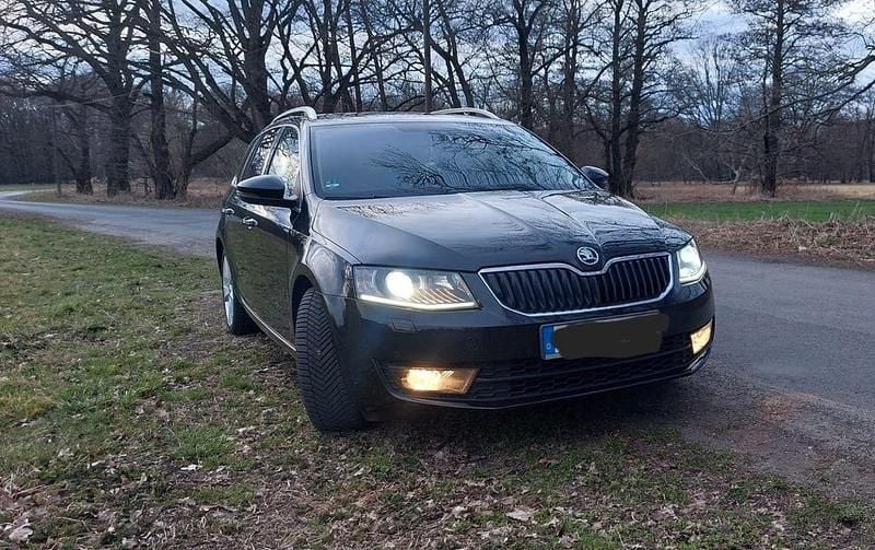 Gebraucht Skoda Octavia Elegance 179 PS (131 kW) 2013 Schwarz Kombi