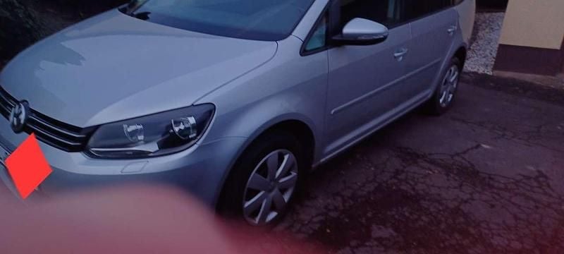 Gebraucht VW Touran Comfortline 140 PS (102 kW) 2013 Silber Van / Kleinbus