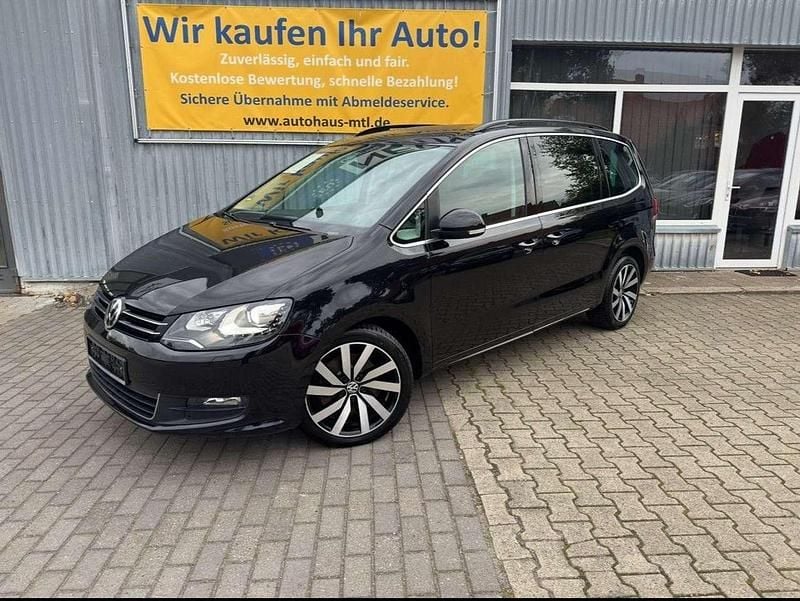 Schwarz Gebraucht 2018 VW Sharan Highline Van / Kleinbus | 16.990 € (Superpreis) - Bild 1/4
