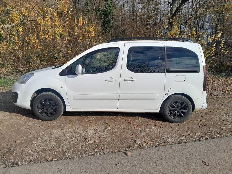 Weiß Gebraucht 2018 Citroën Berlingo Limousine | 9.250 € (Fairer Preis) - Bild 1/4