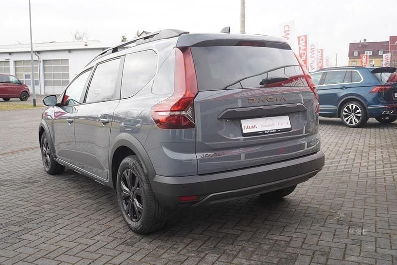 Gebraucht Dacia Jogger 101 PS (74 kW) 2024 Grau Van / Kleinbus