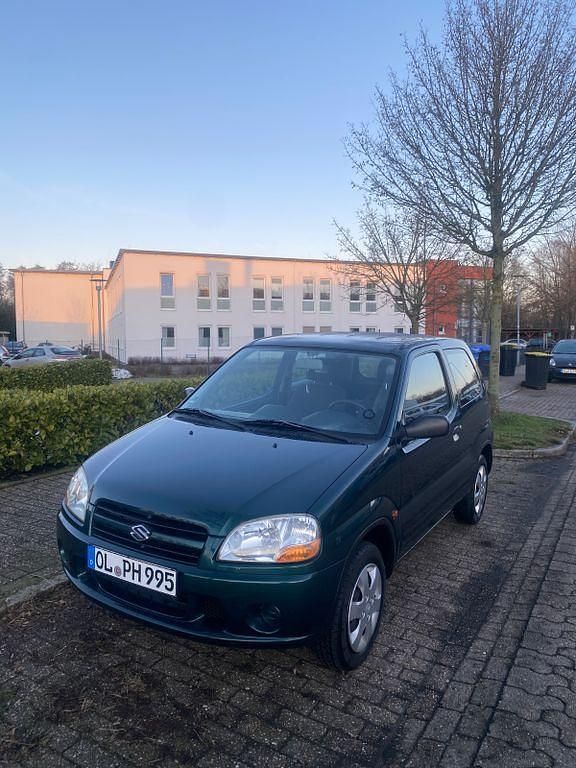 Grün Gebraucht 2004 Suzuki Ignis Sport Limousine | 3.400 € (Fairer Preis) - Bild 1/4