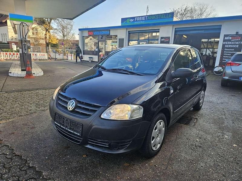 Gebraucht VW Fox Basis 54 PS (39 kW) 2008 Schwarz Kleinwagen