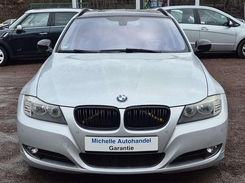 Gebraucht BMW 320 170 PS (125 kW) 2011 Titansilber metallic Kombi