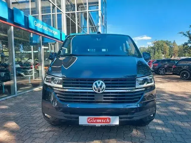 Używany VW Caravelle 150 KM (110 kW) 2021 Niebieski Van
