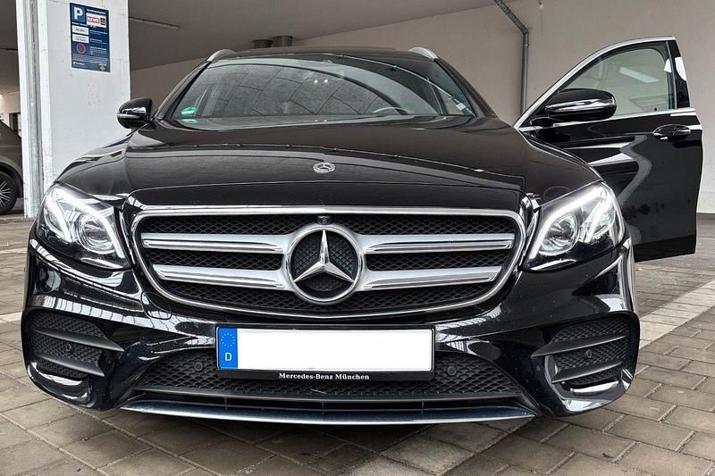 Schwarz Gebraucht 2020 Mercedes E450 AMG Kombi | 41.500 € (Fairer Preis) - Bild 1/4