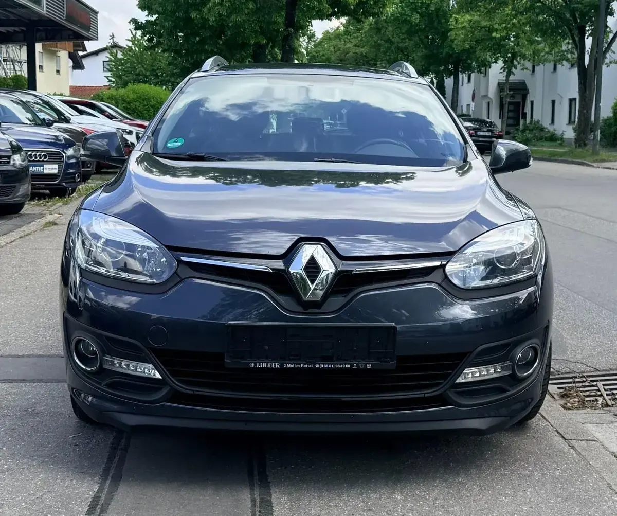 Gebraucht Renault Mégane GrandTour Initiale Paris 132 PS (97 kW) 2013 Grau Kombi
