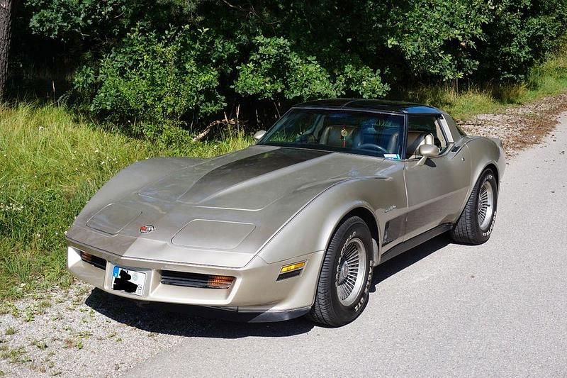 Silber Gebraucht 1982 Corvette C3 Coupé | 29.999 € - Bild 1/4