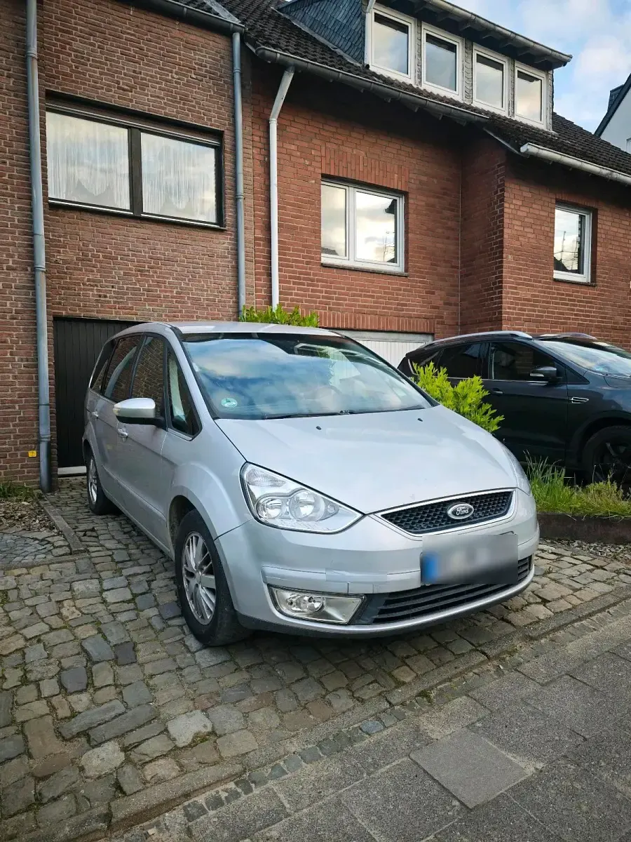 Używany Ford Galaxy 140 KM (102 kW) 2006 Srebrny Minivan