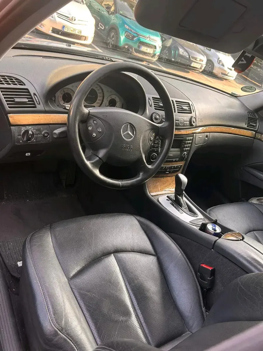 Używany Mercedes E320 204 KM (150 kW) 2005 Szary Sedan/Limuzyna