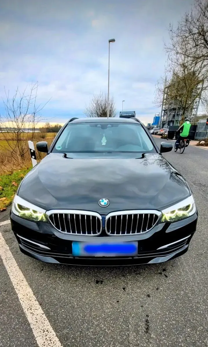 Gebraucht BMW 520 190 PS (139 kW) 2018 Schwarz Kombi