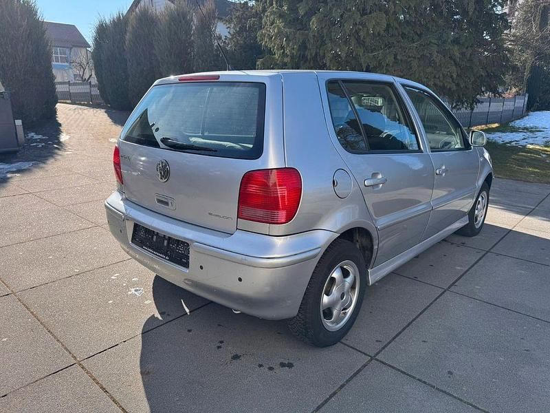 Gebraucht VW Polo Edition 60 PS (44 kW) 2001 Silber Limousine