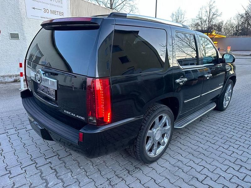 Gebraucht Cadillac Escalade 332 PS (244 kW) 2010 Schwarz SUV