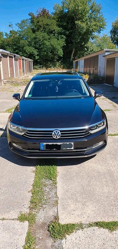 Schwarz Gebraucht 2016 VW Passat Kombi | 13.499 € (Fairer Preis) - Bild 1/4