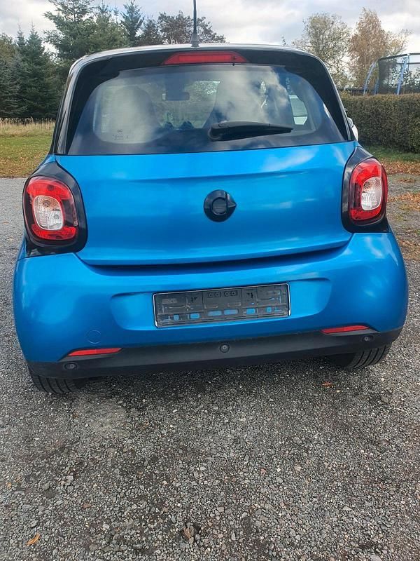 Schwarz Gebraucht 2018 Smart ForFour Kleinwagen | 10.700 € (Guter Preis) - Bild 1/4