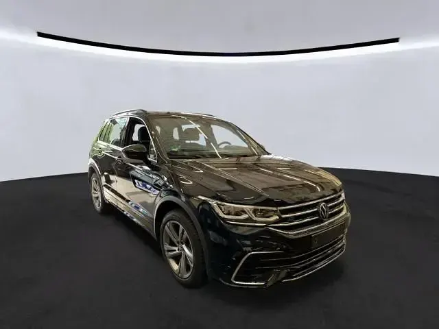 Gebraucht VW Tiguan Business 200 PS (147 kW) 2023 Schwarz SUV