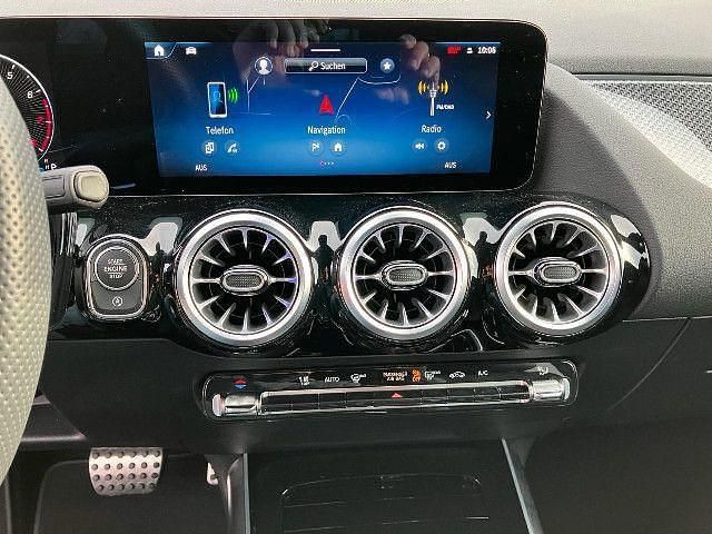 Gebraucht Mercedes GLA220 AMG 190 PS (139 kW) 2024 Schwarz SUV