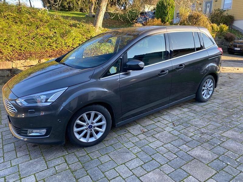 Grau Gebraucht 2016 Ford Grand C-Max Van / Kleinbus | 11.200 € (Fairer Preis) - Bild 1/4