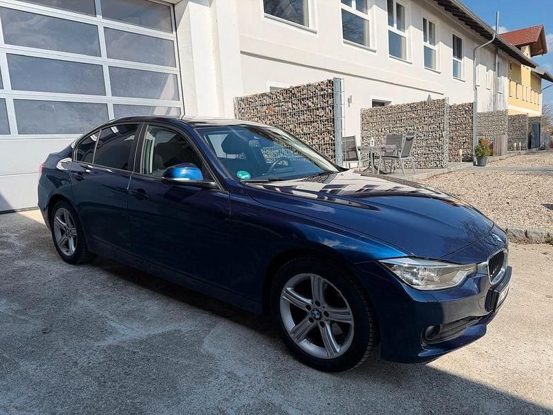 Używany BMW 320 184 KM (135 kW) 2014 Niebieski Sedan/Limuzyna