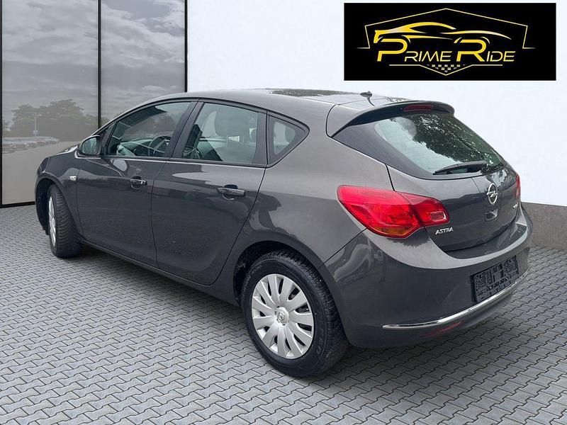 Gebraucht Opel Astra Selection 101 PS (74 kW) 2015 Grau Kombi