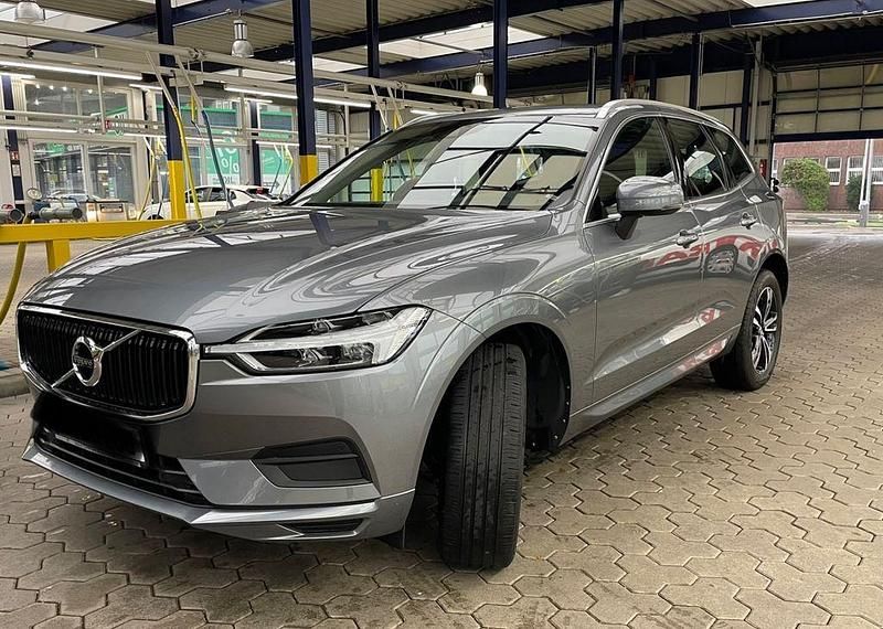 Grau Gebraucht 2020 Volvo XC60 Momentum SUV | 28.200 € (Guter Preis) - Bild 1/4