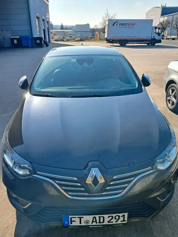 Używany Renault Mégane Intens 132 KM (97 kW) 2017 Czarny Sedan/Limuzyna