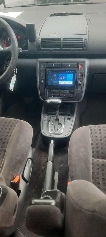 Silber Gebraucht 2005 VW Sharan Goal Van / Kleinbus | 3.980 € (Teuer) - Bild 1/4
