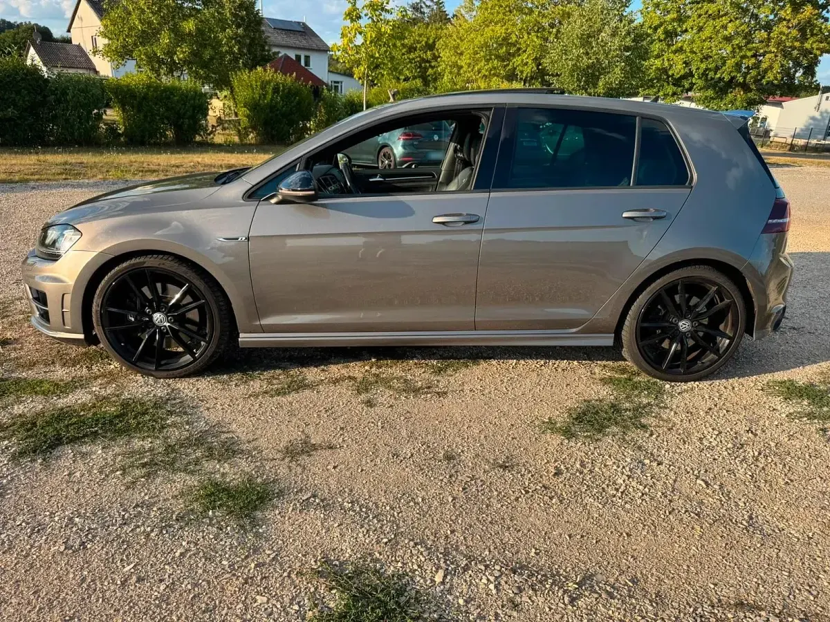 Gebraucht VW Golf VII R 300 PS (220 kW) 2016 Grau Kleinwagen