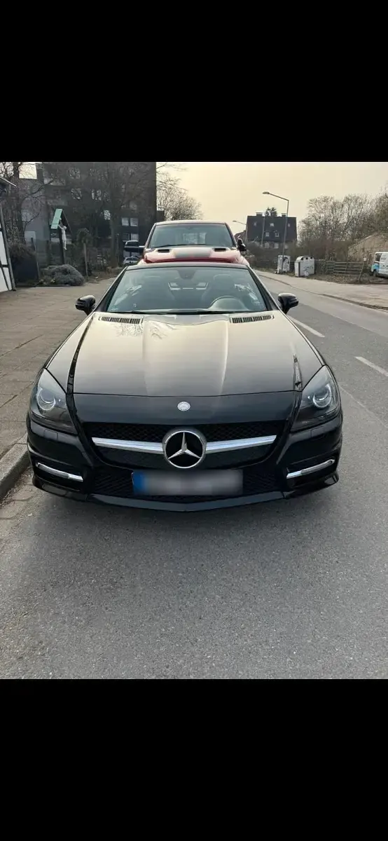 Second-hand Mercedes SLK200 2011 Negru Cabrio